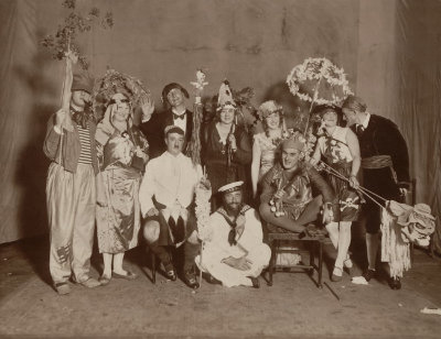 化装舞会，1928年
