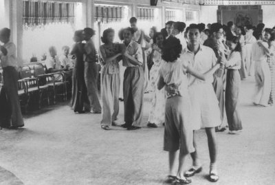 莱佛士书院学生翩翩起舞，1948年