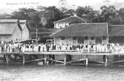 新海港的半岛东方轮船公司码头，约1900年