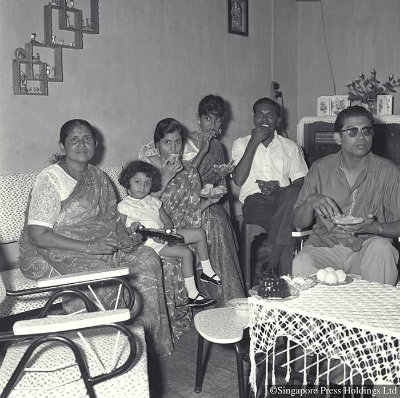 兴都教家庭在家中庆祝屠妖节，1963年
