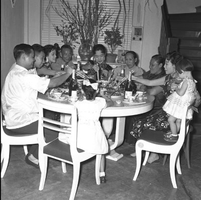 除夕夜的团圆饭，1955年